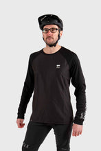 Load image into Gallery viewer, Mons Royale Tarn LS Wind Jersey - Black